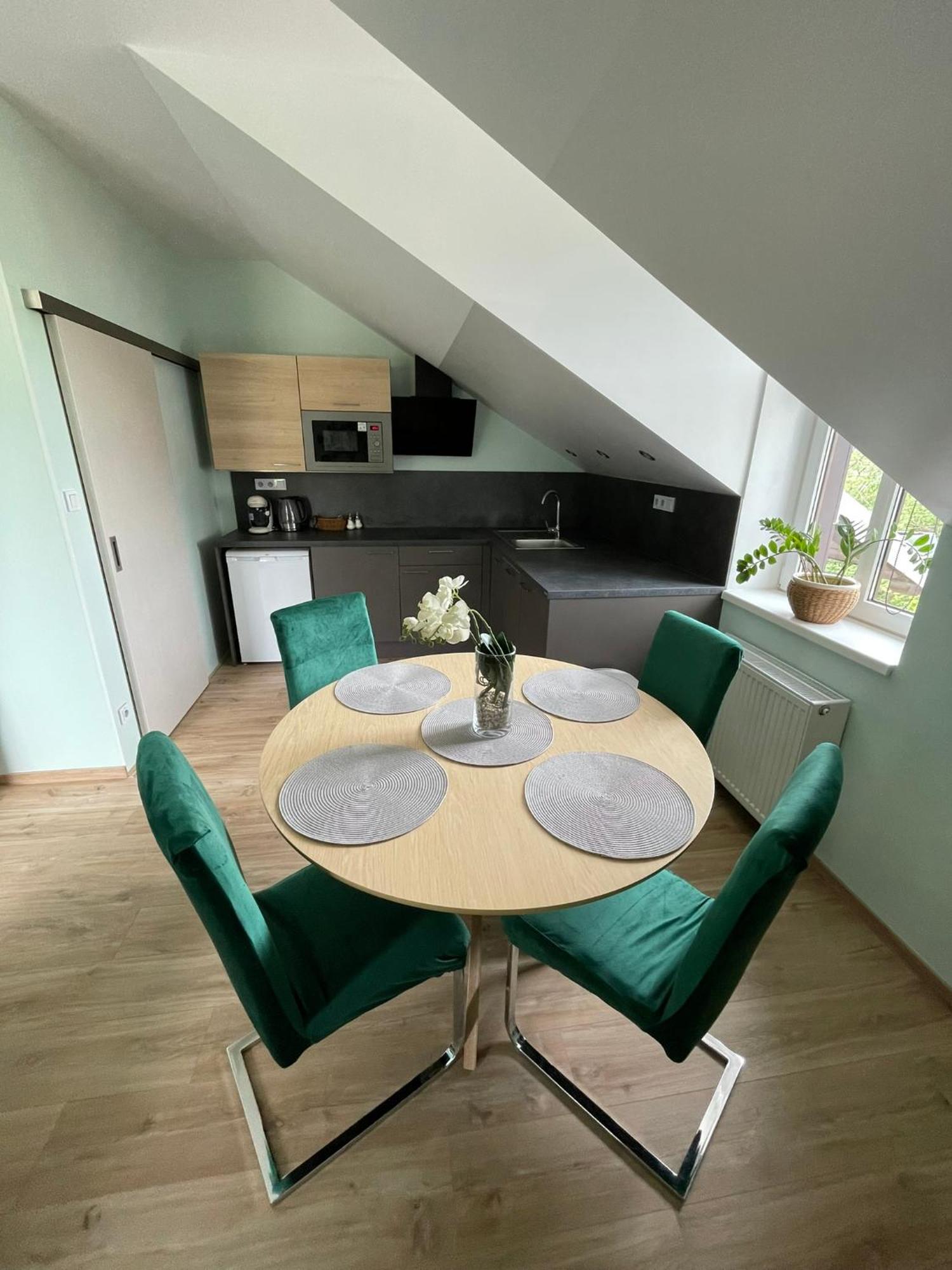 Apartmany Jasmin Ліберець Екстер'єр фото