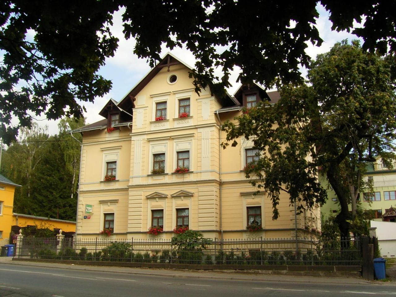 Apartmany Jasmin Ліберець Екстер'єр фото